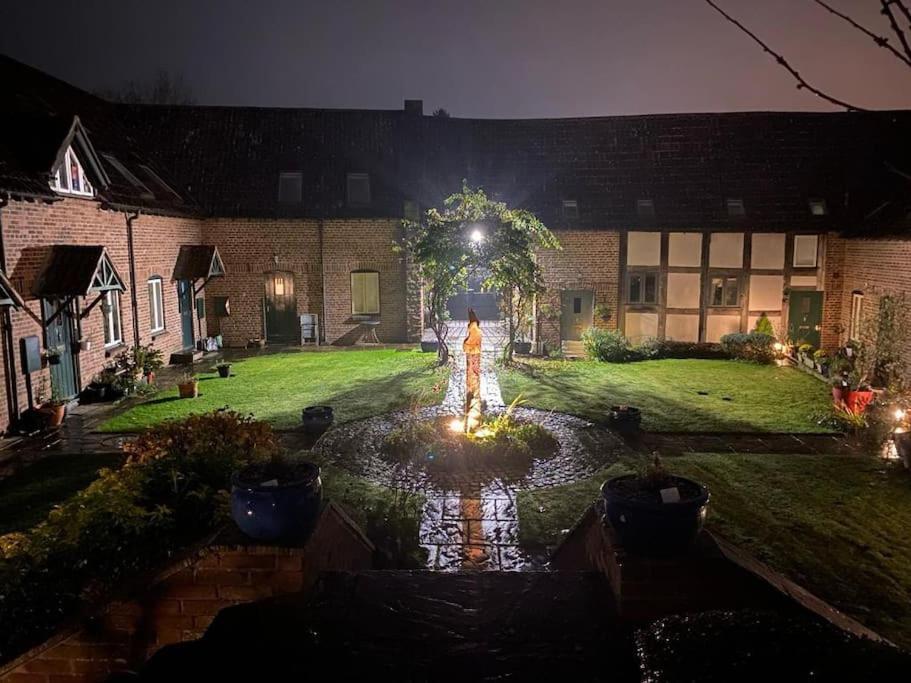 The Old Sack Warehouse Villa Hereford Bagian luar foto
